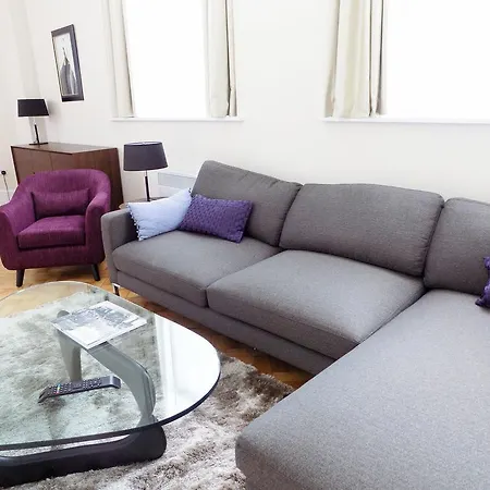 Expressbnb - Large Close To City Centre & Media City