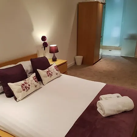 In The Heart Of The City With Parking Near Piccadilly Manchester