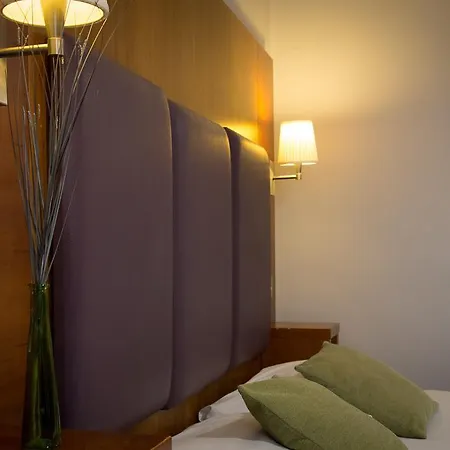 Hello Hotel 3*