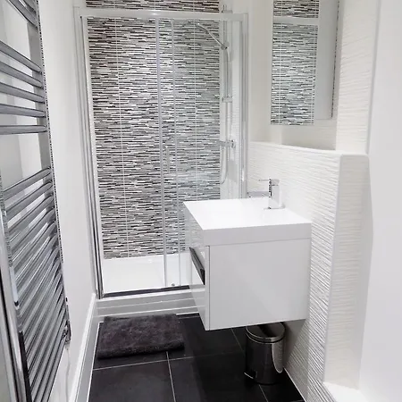 Expressbnb - Large Close To City Centre & Media City Apartment *