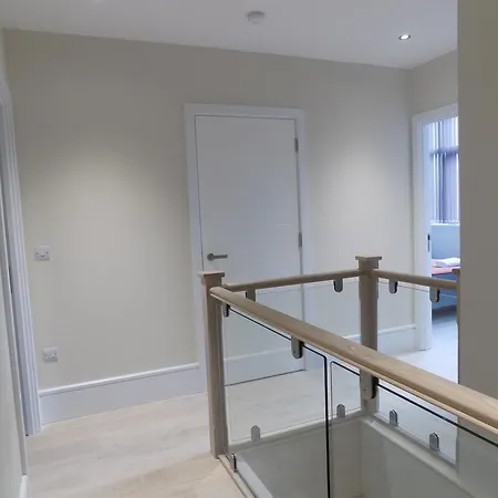 Expressbnb - Large Close To City Centre & Media City Apartment *