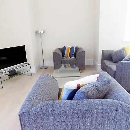 Expressbnb - Large Close To City Centre & Media City Apartment