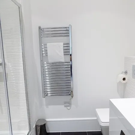 Expressbnb - Large Close To City Centre & Media City