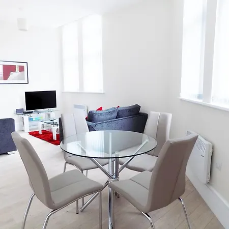 Expressbnb - Large Close To City Centre & Media City