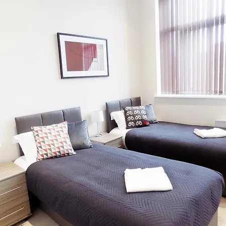 Expressbnb - Large Close To City Centre & Media City Apartment