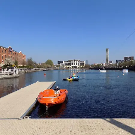 Expressbnb - Large Close To City Centre & Media City * Manchester