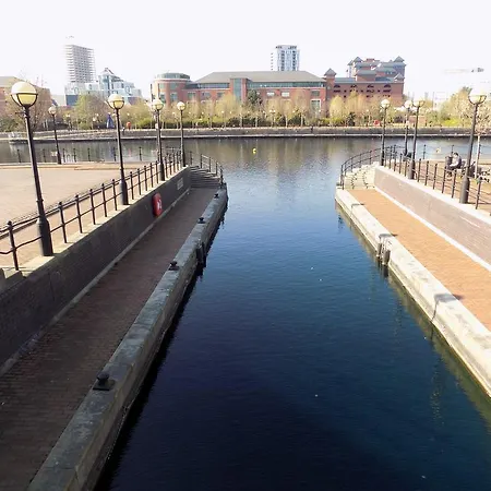 Apartment Expressbnb - Large Close To City Centre & Media City *