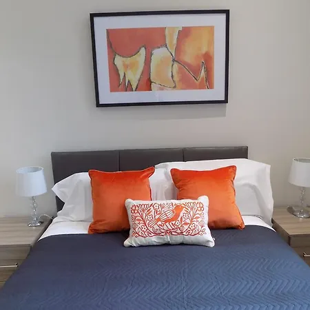 Expressbnb - Large Close To City Centre & Media City Apartment