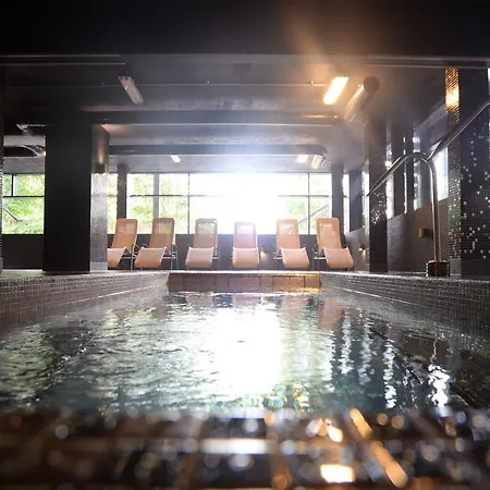 Hotel The Waterside And Leisure Club 3*