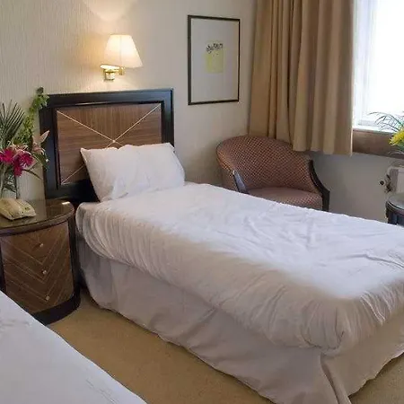 Airport Otel 3*