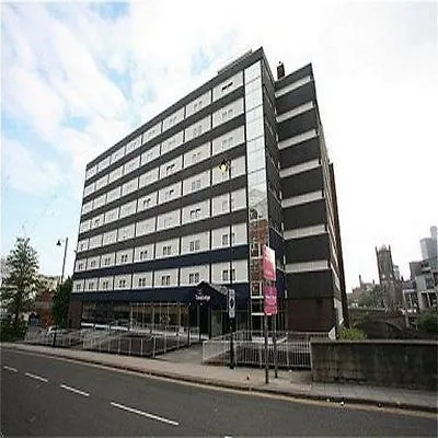 Travelodge Ancoats מלון
