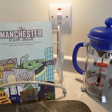 Expressbnb - Large Close To City Centre & Media City Apartment