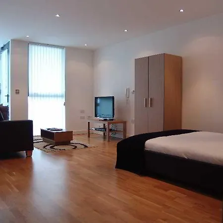 Premier Manchester Salford Quays 酒店 3*
