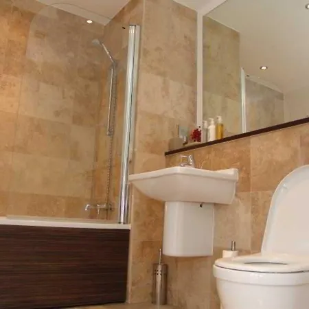 Premier Manchester Salford Quays 酒店 索尔福德