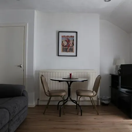 La Suisse Serviced Apartment *