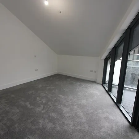 Apartmán Modern 5 Bed Town House