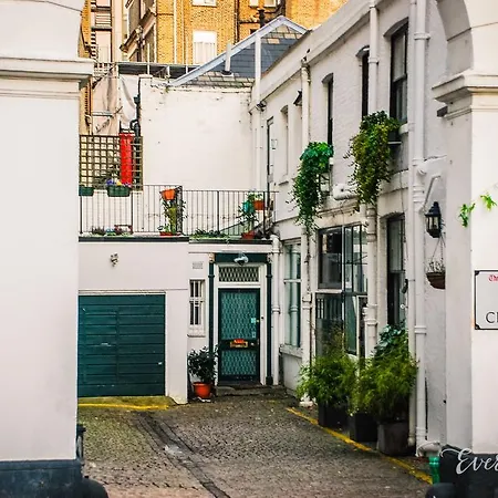 Modern 5 Bed Town House Apartment