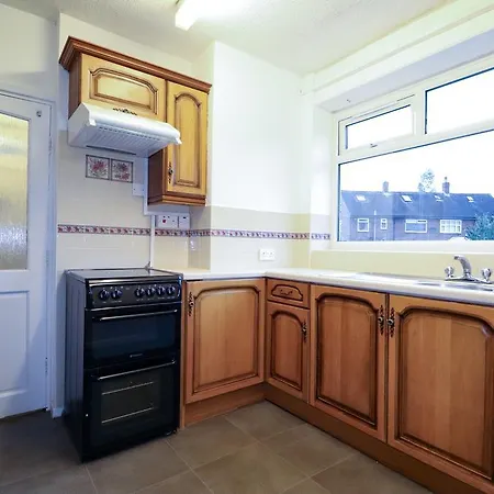 Airport Apartment *