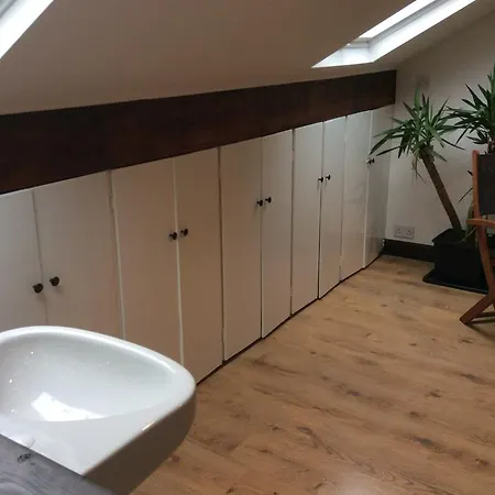 Guest house Hale Lane Failsworth