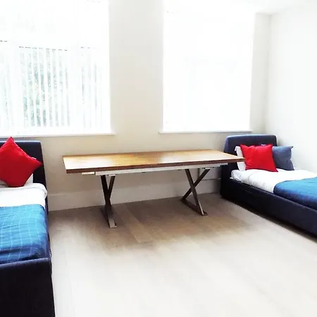 Expressbnb - Large Close To City Centre & Media City Apartment *