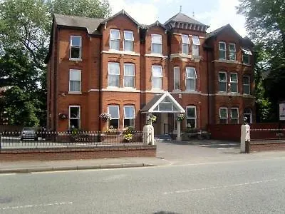 Westlynn & Free Parking Near Centre