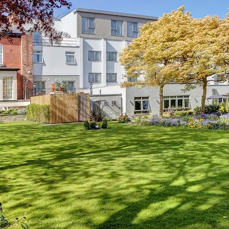 Western Pinewood Manchester Airport-wilmslow Aparthotel