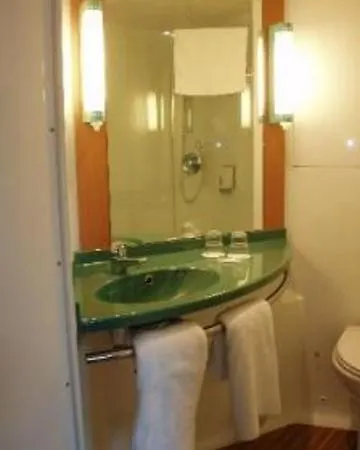 Ibis Centre Princess Street 3*