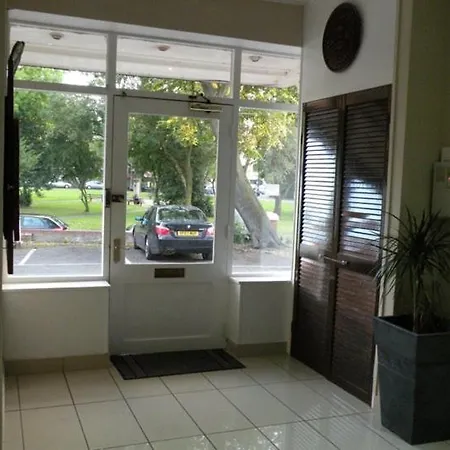 Park Crescent 2* Manchester