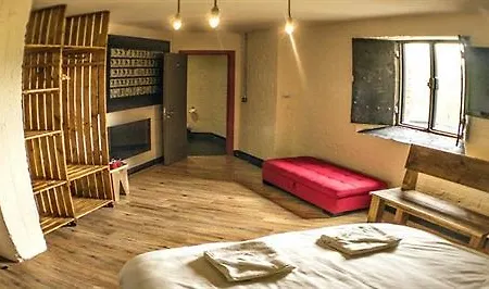 Victoria Warehouse Hotel 3*