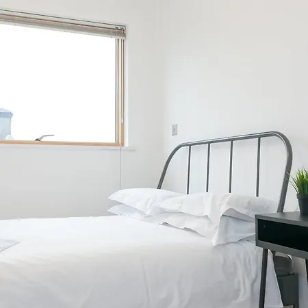 Modern Flat In Manchester