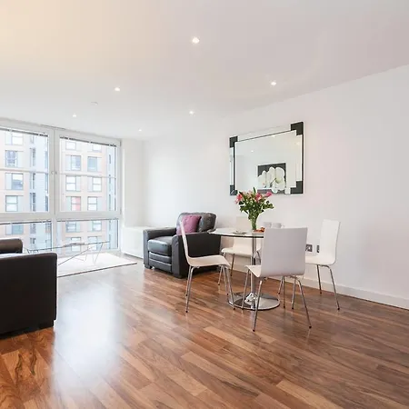 Modern 1 Bedroom Апартаменты *