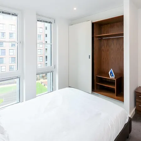 Апартаменты Modern 1 Bedroom Манчестер