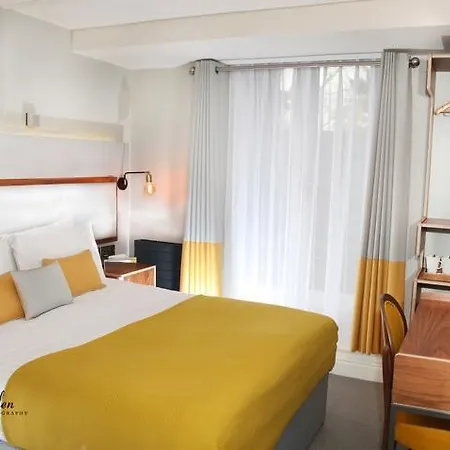 Chancellors Hotell 3*