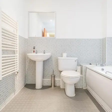 Manchester City Apartment M1 *