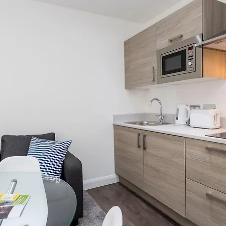 Studio Flat *