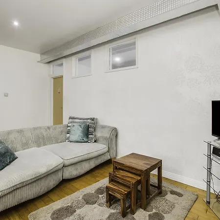 Daily Express Building Apartment