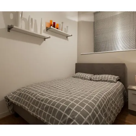 Stylish 2-bedroom Flat In Central *
