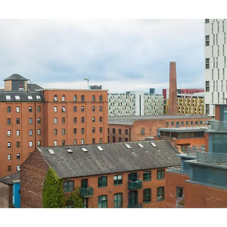 Lovely Family In Central Manchester