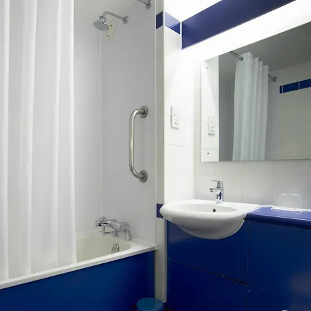 Piccadilly Apartment *