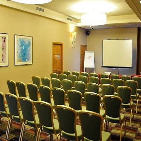 Marriott Victoria & Hotel 4*