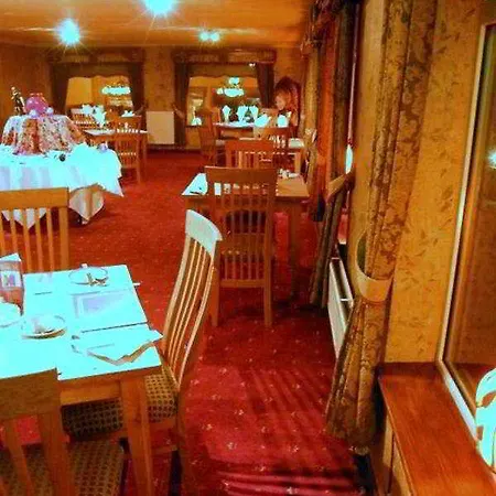 Birch Hotell