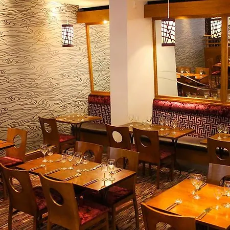 Hotel Leonardo Central - Formerly Jurys 4*