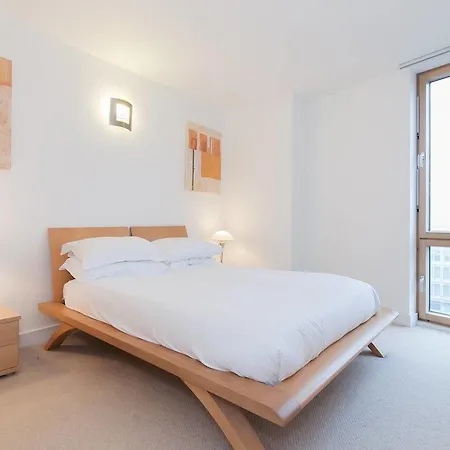 Modern 2br Flat In Lägenhet