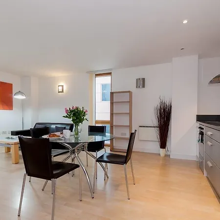 Modern 2br Flat In Lägenhet *
