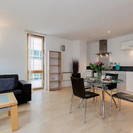 Modern 2br Flat In * Manchester