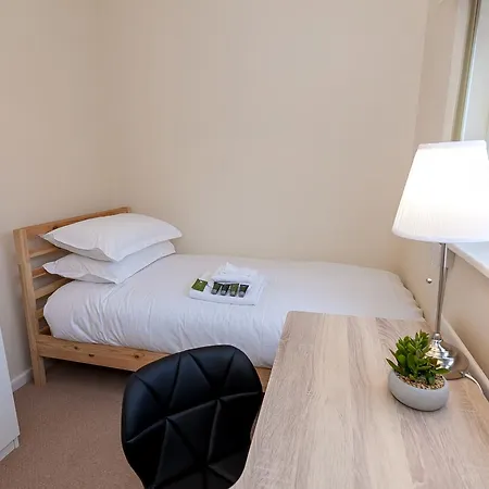 Lovely House In Апартаменты Манчестер