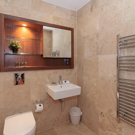 Canal Side 1 Bed *