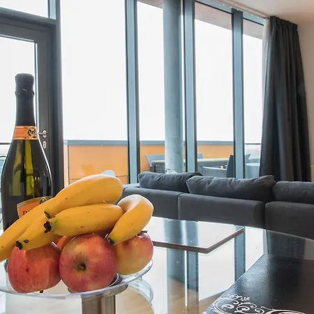 David Hannah Serviced Accommodation- Luxury Apartment