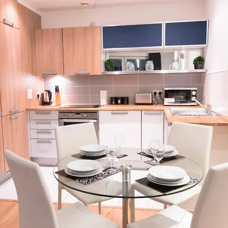 David Hannah Serviced Accommodation- City View מנצ'סטר