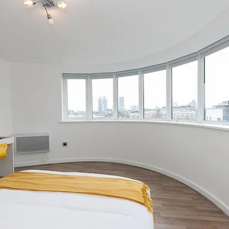 Amazing 2 Bed * מנצ'סטר